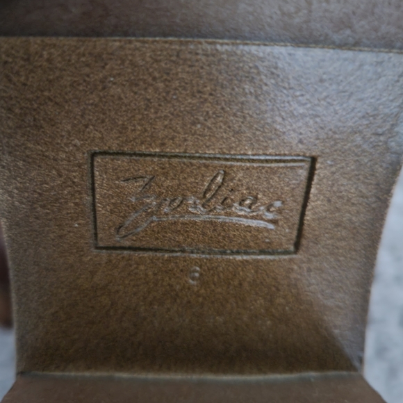 Boots - Picture 7 of 8